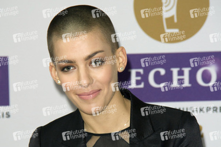 Alina Süggeler (Frida Gold)