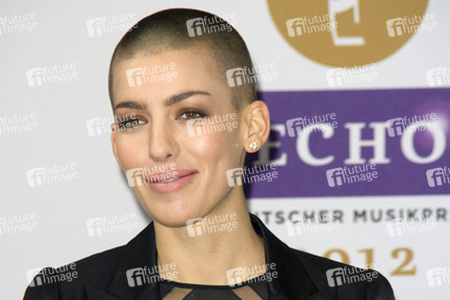 Alina Süggeler (Frida Gold)