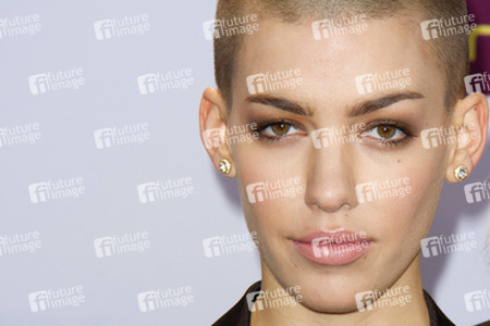 Alina Süggeler (Frida Gold)