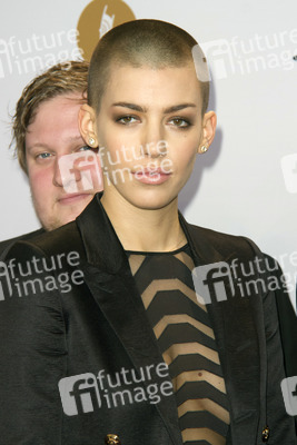 Alina Süggeler (Frida Gold)