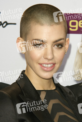 Alina Süggeler (Frida Gold)