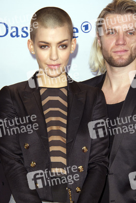 Alina Süggeler, Andreas 'Andi' Weizel (Frida Gold)