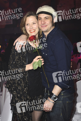 Sascha Vollmer (The BossHoss) mit Begleitung