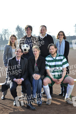 stehend: Christina Bentlage, Stefan Hering, Torsten Reglin, Roswitha Ester - sitzend: Christoph Bach, Bernadette Heerwagen, Sebastian Ströbel