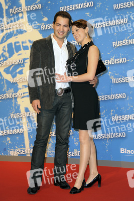 Bülent Sharif mit Freundin Emire Oezyrek