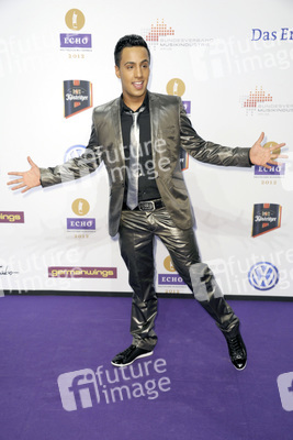 Thomas Karaoglan / Der Checker