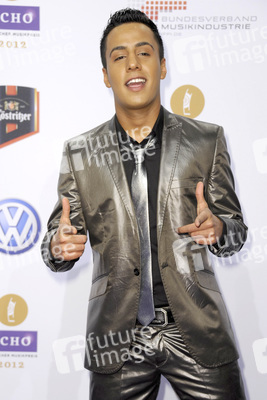 Thomas Karaoglan / Der Checker