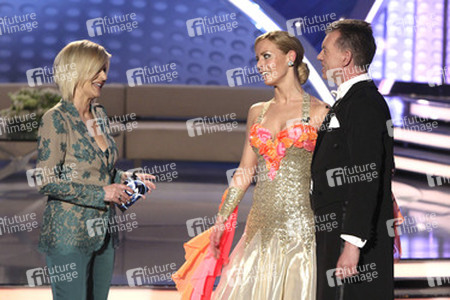 Carmen Nebel, Isabel Edvardsson mit Turniertänzer