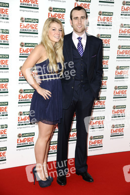 Matthew Lewis mit Begleitung