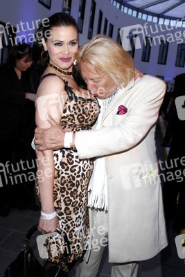 Djamila Rowe, Rolf Eden