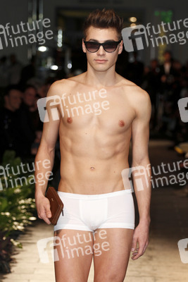 Julian Stoeckel Model