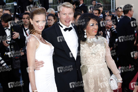 Mika Häkkinen mit Freundin Marketa Kromotova und Regine Sixt