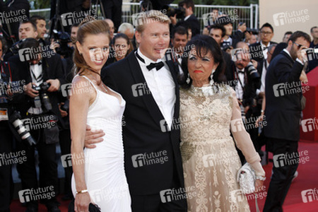 Mika Häkkinen mit Freundin Marketa Kromotova und Regine Sixt