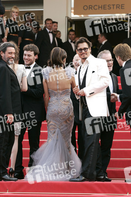 Ian McShane, Sam Claflin, Johnny Depp, Penélope Cruz
