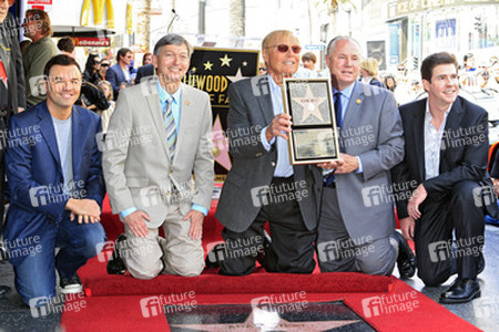 Seth MacFarlane, Leron Gubler, Adam West, Tom LaBonge, Ralph Garman