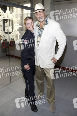 Rhea Harder, Karl Dall