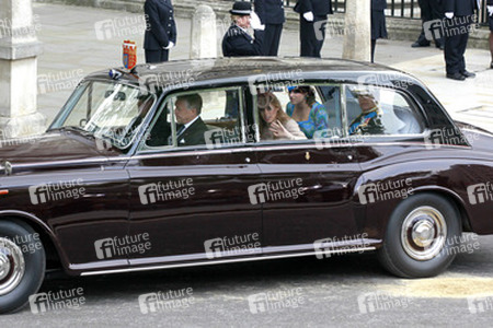 Beatrice Mountbatten-Windsor / Princess Beatrice of York, Eugenie Mountbatten-Windsor / Princess Eugenie of York, Prinz Andrew Mountbatten-Windsor