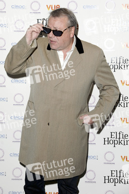 Ray Winstone
