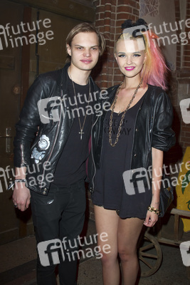 Wilson Gonzalez Ochsenknecht, Bonnie Strange