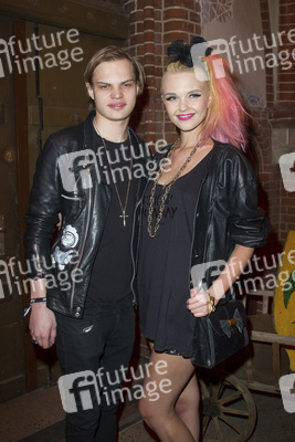 Wilson Gonzalez Ochsenknecht, Bonnie Strange