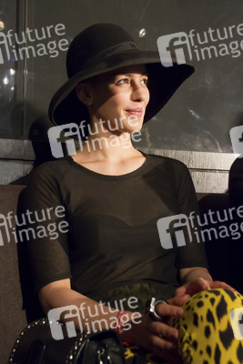 Alina Süggeler (Frida Gold)