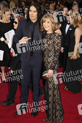 Russell Brand mit Mutter