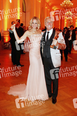 Mirjam Weichselbraun, Klaus Eberhartinger (Erste Allgemeine Verunsicherung, EAV)