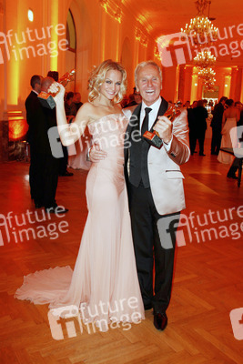 Mirjam Weichselbraun, Klaus Eberhartinger (Erste Allgemeine Verunsicherung, EAV)