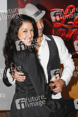 Rebecca Mir, Massimo Sinato