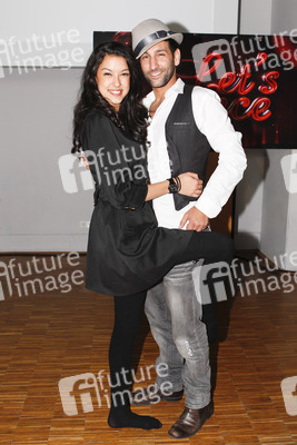 Rebecca Mir, Massimo Sinato