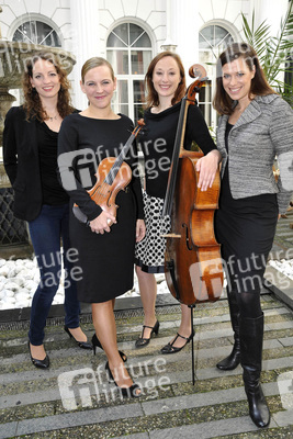 Anne von Twardowski, Angelika Bachmann, Sonja Lena Schmid, Iris Siegfried (Salut Salon)