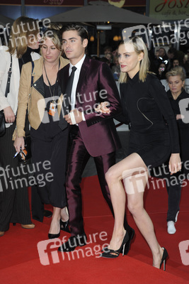 Zac Efron, Taylor Schilling