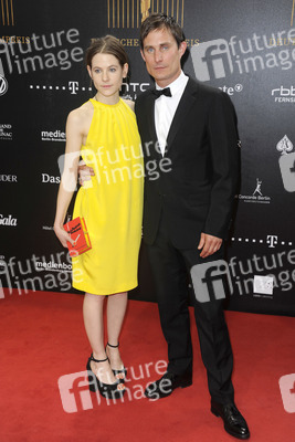 Clemens Schick mit Aino Laberenz