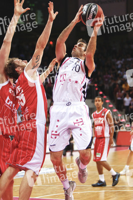 Anton Gavel, Jared Jordan