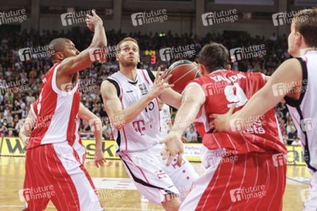 Marcus Slaughter, Jonas Wohlfarth-Bottermann