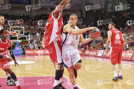 Marcus Slaughter, Andrej Mangold