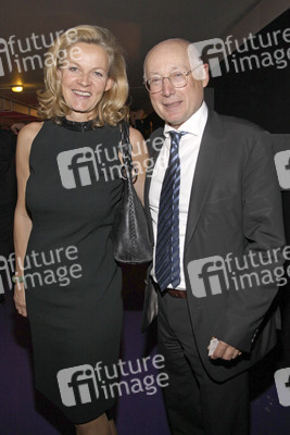 Stefan Aust mt Frau Katrin Sänger