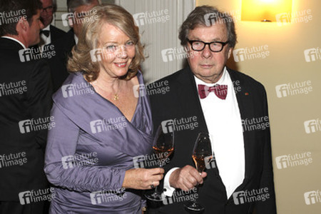 Hellmuth Karasek mit Gattin Armgard Seegers-Karasek