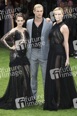 Kristen Stewart, Chris Hemsworth, Charlize Theron