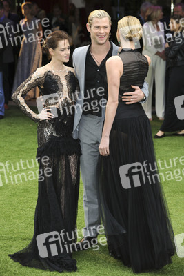 Kristen Stewart, Chris Hemsworth, Charlize Theron