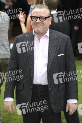 Ray Winstone