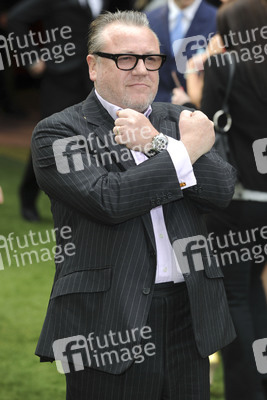 Ray Winstone