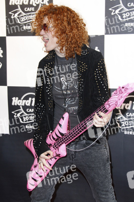 Lucy Diakovska (No Angels)