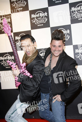 Julian F.M. Stoeckel, Matthias Maus