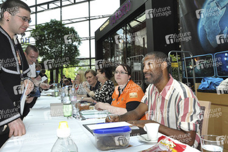 Carrie Henn, Jenette Goldstein, Ricco Ross