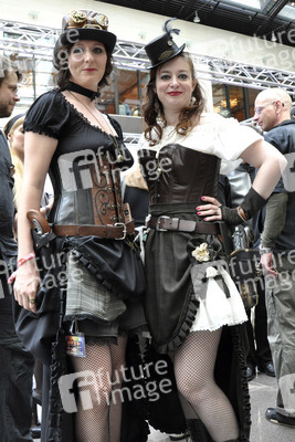 Steampunk Fans