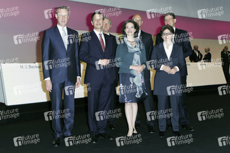 Niek Jan van Damme, René Obermann, Manfred Balz, Claudia Nemat, Timotheus Höttges, Marion Schick, Reinhard Clemens