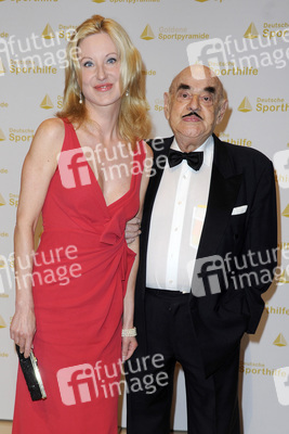 Artur Brauner mit Anne Manuela Tischler