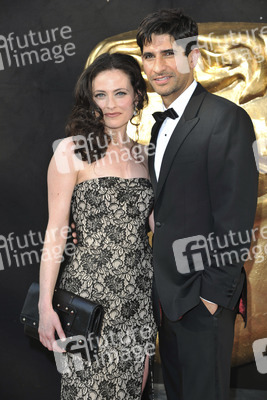 Lara Pulver, Raza Jaffrey