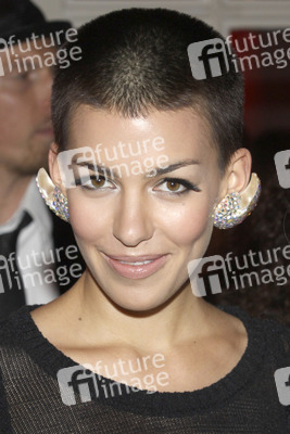 Alina Süggeler (Frida Gold)